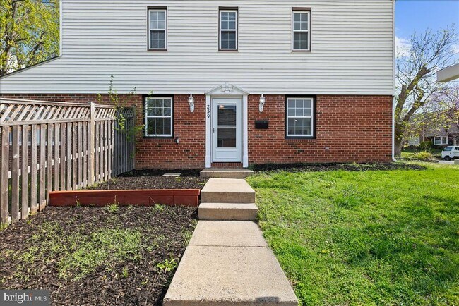 239 Nottoway St SE in Leesburg, VA - Building Photo - Building Photo