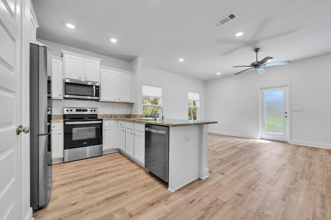 183 Sandhill Pines Dr in Santa Rosa Beach, FL - Foto de edificio - Building Photo