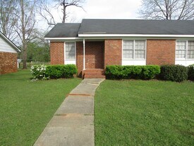 422 Kingswood Dr in Albany, GA - Building Photo