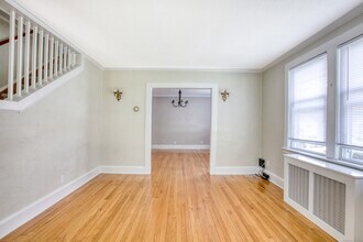 126 Pemberwick Rd in Greenwich, CT - Building Photo - Building Photo