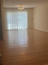 5118 Newcastle Ave in Los Angeles, CA - Building Photo - Building Photo