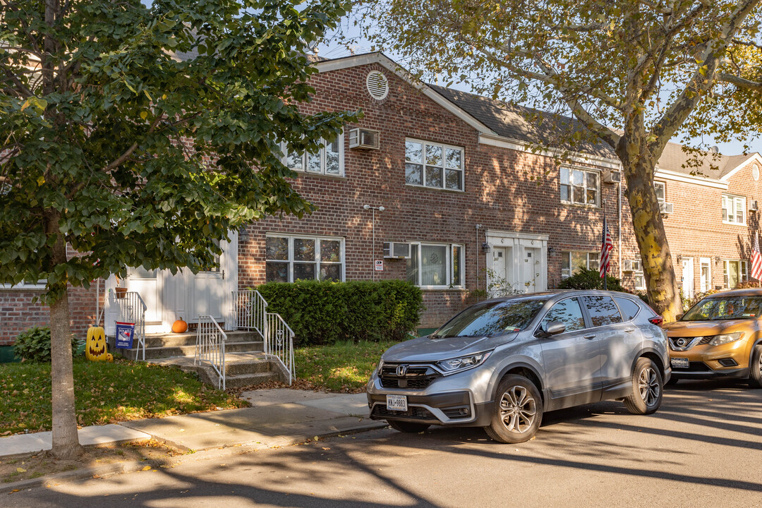 244 Bay 19th St in Brooklyn, NY - Foto de edificio