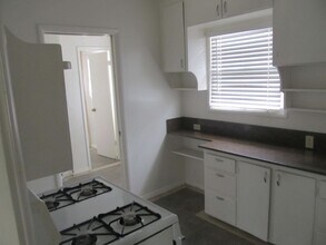 610-612 E Sycamore Ave in Orange, CA - Building Photo - Building Photo