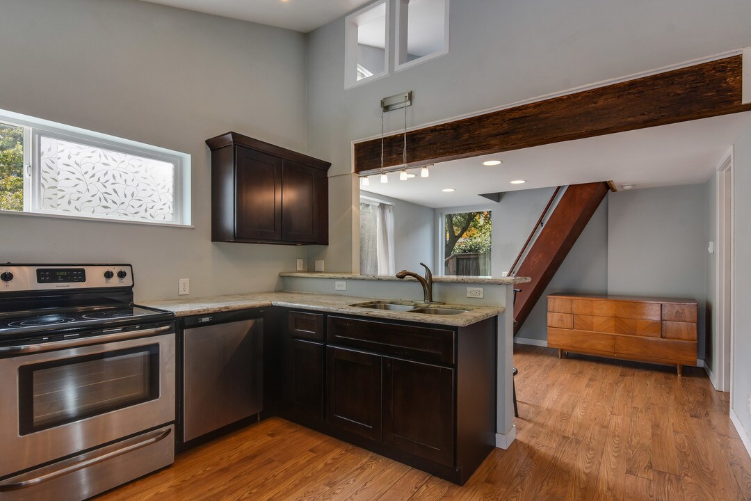 811 Martin Luther King Jr Way in Seattle, WA - Building Photo