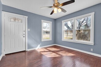 120 Bank St in San Antonio, TX - Building Photo - Building Photo