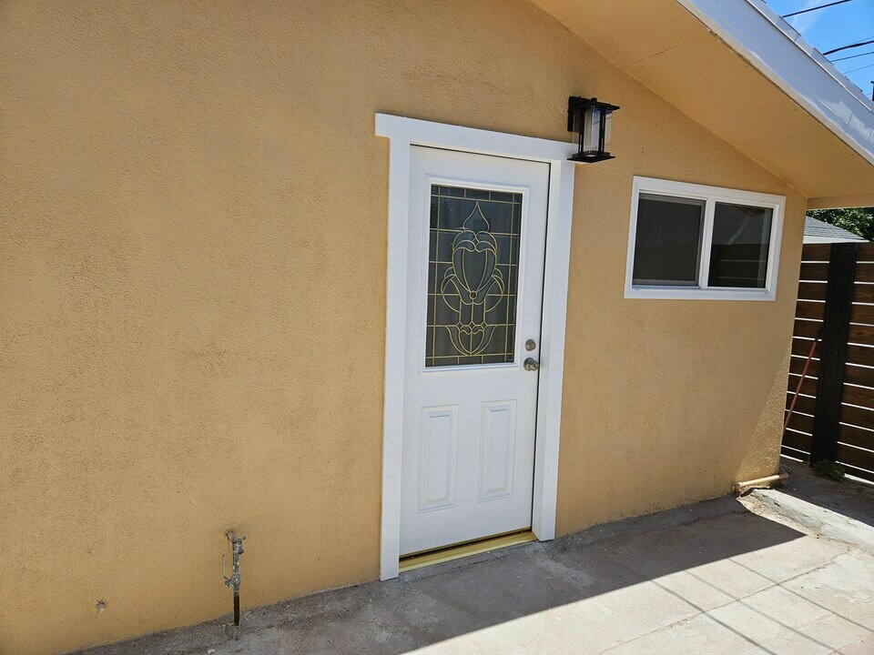 2316 Elmgrove St in Los Angeles, CA - Building Photo