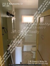 211 E Navasota St in Groesbeck, TX - Building Photo - Building Photo