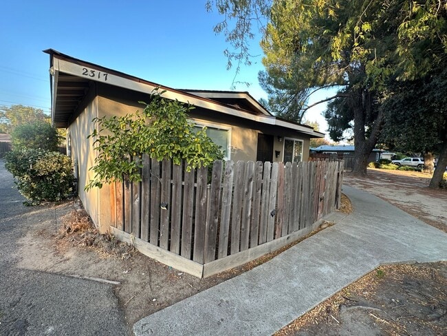 2317 Peppermint Dr in Modesto, CA - Building Photo - Building Photo