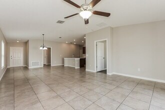 6724 Trent Creek Dr in Ruskin, FL - Foto de edificio - Building Photo