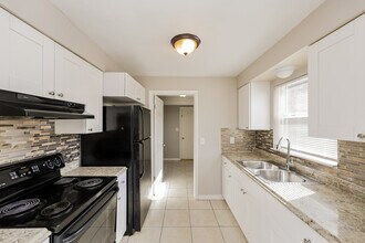 5448 63rd Way N in St. Petersburg, FL - Building Photo - Building Photo