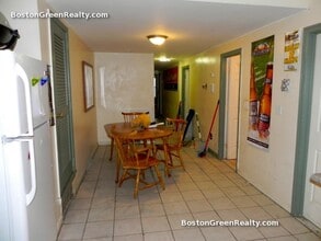 1458 Tremont St, Unit 4 in Boston, MA - Building Photo - Building Photo