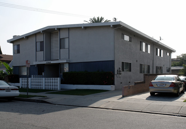 11966 Oxford Ave in Hawthorne, CA - Building Photo - Building Photo