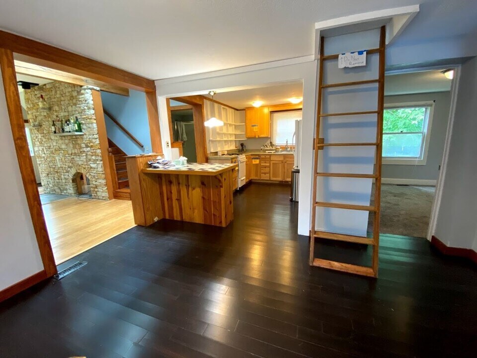 310 E 16th St in Bloomington, IN - Building Photo