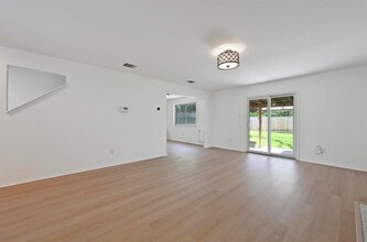 1718 Morning Quail Dr in Austin, TX - Building Photo - Building Photo