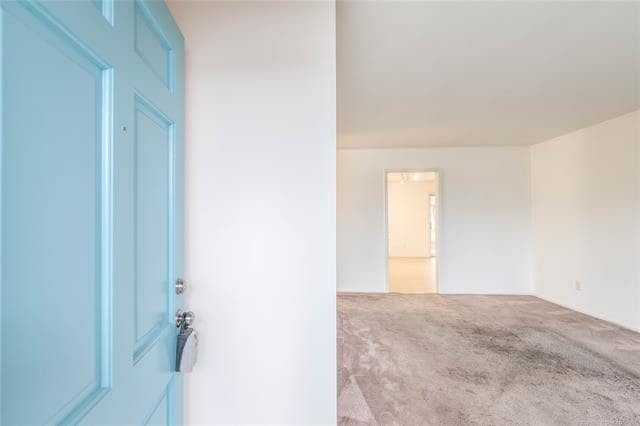 2531 E Skelly Dr in Tulsa, OK - Foto de edificio - Building Photo