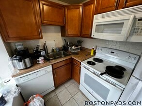 1078 Boylston St, Unit 4 in Boston, MA - Building Photo - Building Photo