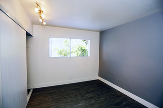 95 N. Michigan Ave. Apartments in Pasadena, CA - Building Photo - Interior Photo