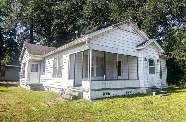 property at 2705 S Lake Dr