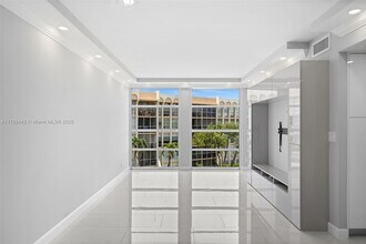 701 Three Islands Boulevard in Hallandale Beach, FL - Building Photo - Building Photo