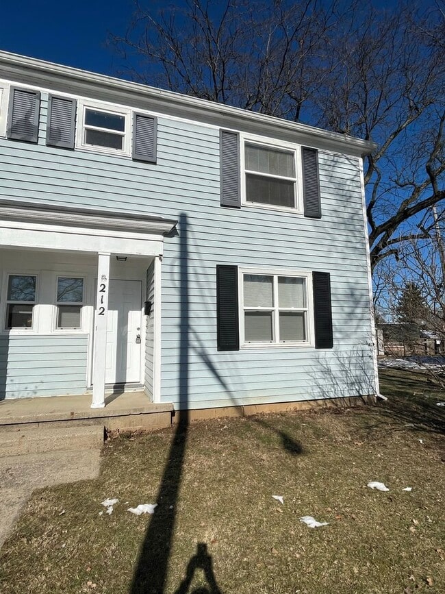 property at 212 Beacon Hill Ct