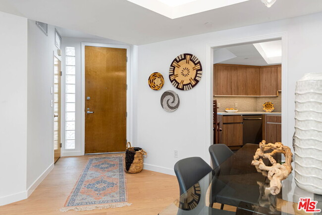 171 N Church Ln in Los Angeles, CA - Building Photo - Building Photo