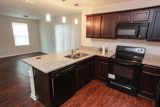 8207 Highfield Ave in Jacksonville, FL - Building Photo - Building Photo