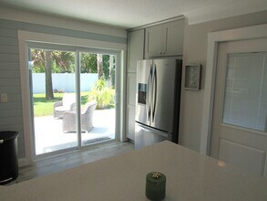 16 Hillside Dr in New Smyrna Beach, FL - Building Photo - Building Photo