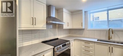 90 Wedgewood Dr in Kitchener, ON - Building Photo - Building Photo