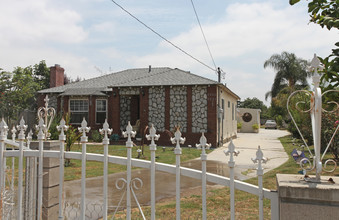 4224-4240B Cogswell Rd in El Monte, CA - Foto de edificio - Building Photo