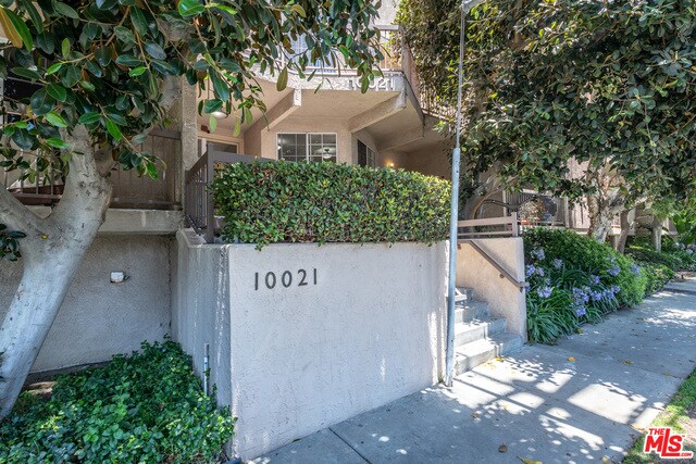 10021 Tabor St-Unit -316 in Los Angeles, CA - Foto de edificio - Building Photo