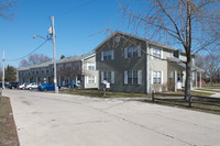 4255 S Clement Ave in Milwaukee, WI - Foto de edificio - Building Photo