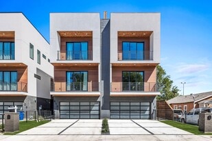410 Avenue L in Dallas, TX - Building Photo