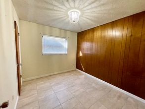 950 Hedgewood Ct in Winter Park, FL - Foto de edificio - Building Photo