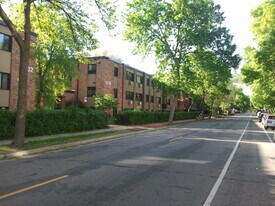 2530 1st Avenue South, Unit 305 in Minneapolis, MN - Building Photo