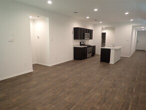 14962 Cypress Holw Dr in New Caney, TX - Building Photo - Building Photo