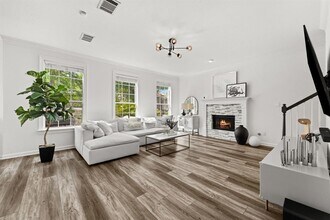 7016 Bending Oak Rd in Austin, TX - Building Photo - Building Photo