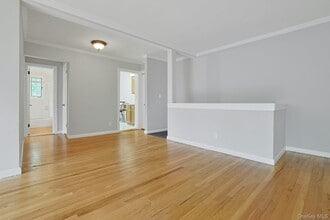 580 Bedford Rd in Pleasantville, NY - Building Photo - Building Photo