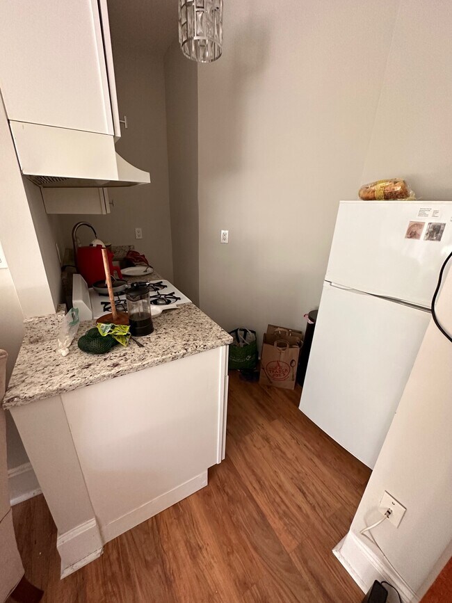 531 Newbury St, Unit B
