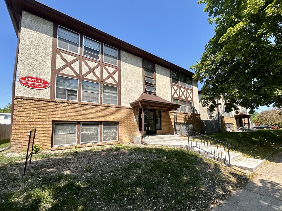 Tudor Terrace in Minneapolis, MN - Building Photo