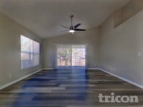 647 Whitetail Loop in Apopka, FL - Foto de edificio - Building Photo