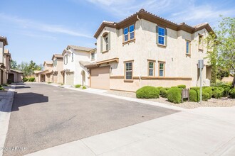 4774 E Tierra Buena Ln in Phoenix, AZ - Building Photo - Building Photo