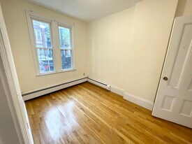 16 Greenwich St, Unit 1 in Boston, MA - Building Photo