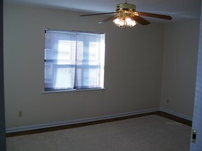 572 Howell Ave, Unit 1 in Cincinnati, OH - Building Photo - Building Photo