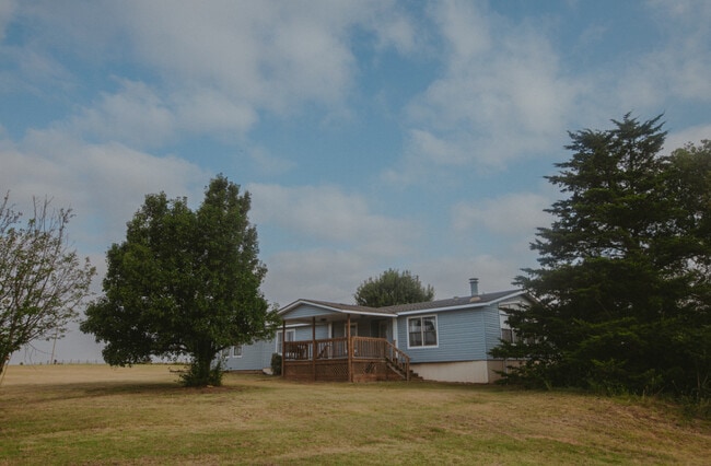 30507 N 2960 Rd in Cashion, OK - Building Photo - Building Photo