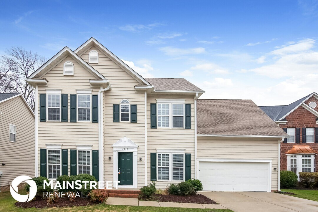 6229 Chavel Ln in Charlotte, NC - Building Photo