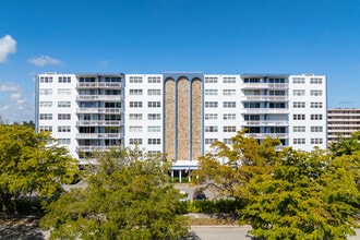 The 400 in Hallandale Beach, FL - Building Photo - Building Photo