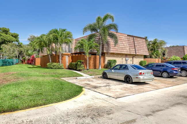 property at 712 Springdale Cir