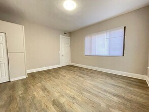 2259 Loth St in Cincinnati, OH - Building Photo - Building Photo