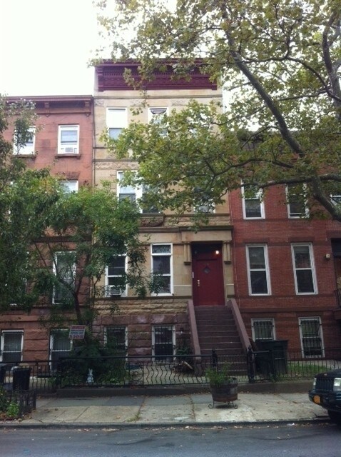 418 Macon St in Brooklyn, NY - Building Photo