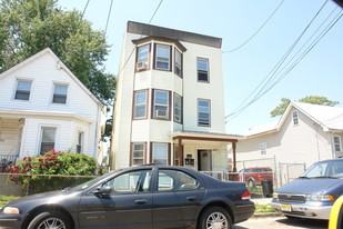 654 State St in Perth Amboy, NJ - Building Photo